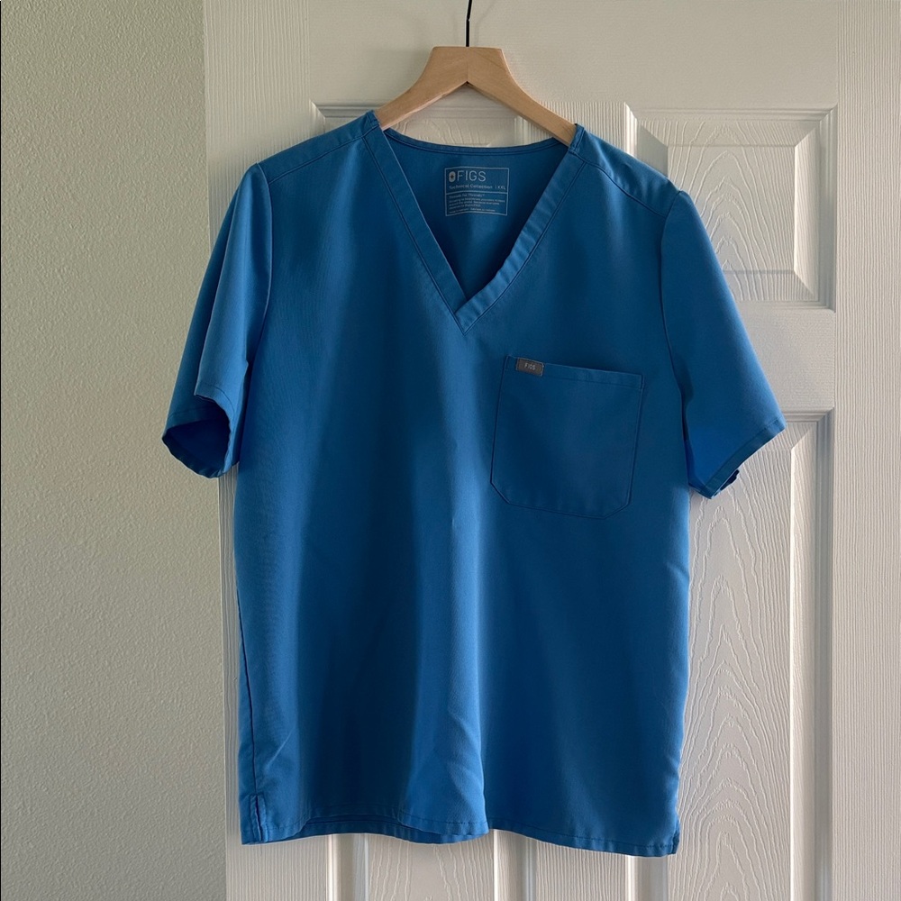 Figs Women’s Classic Blue V-Neck Scrub Shirt